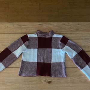 Turtle neck crop sweater